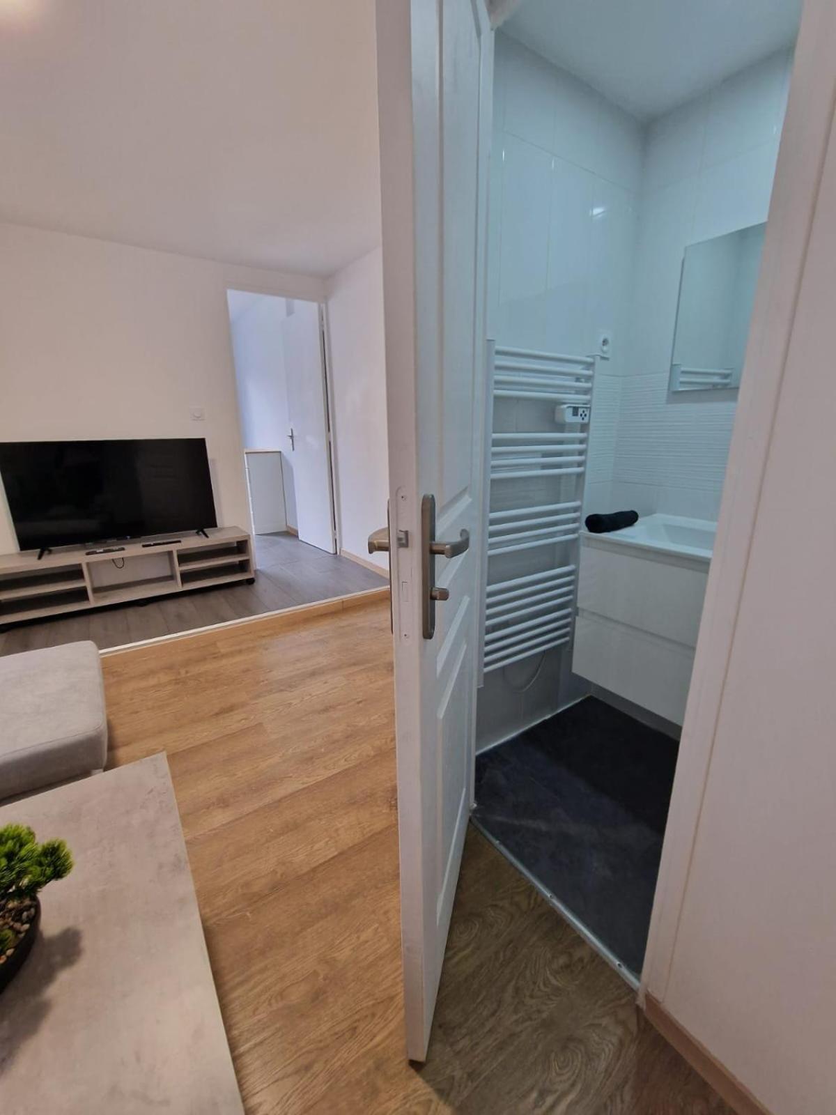 Appartement Hyper Centre Cosy Avec Balcon Шатодён Экстерьер фото